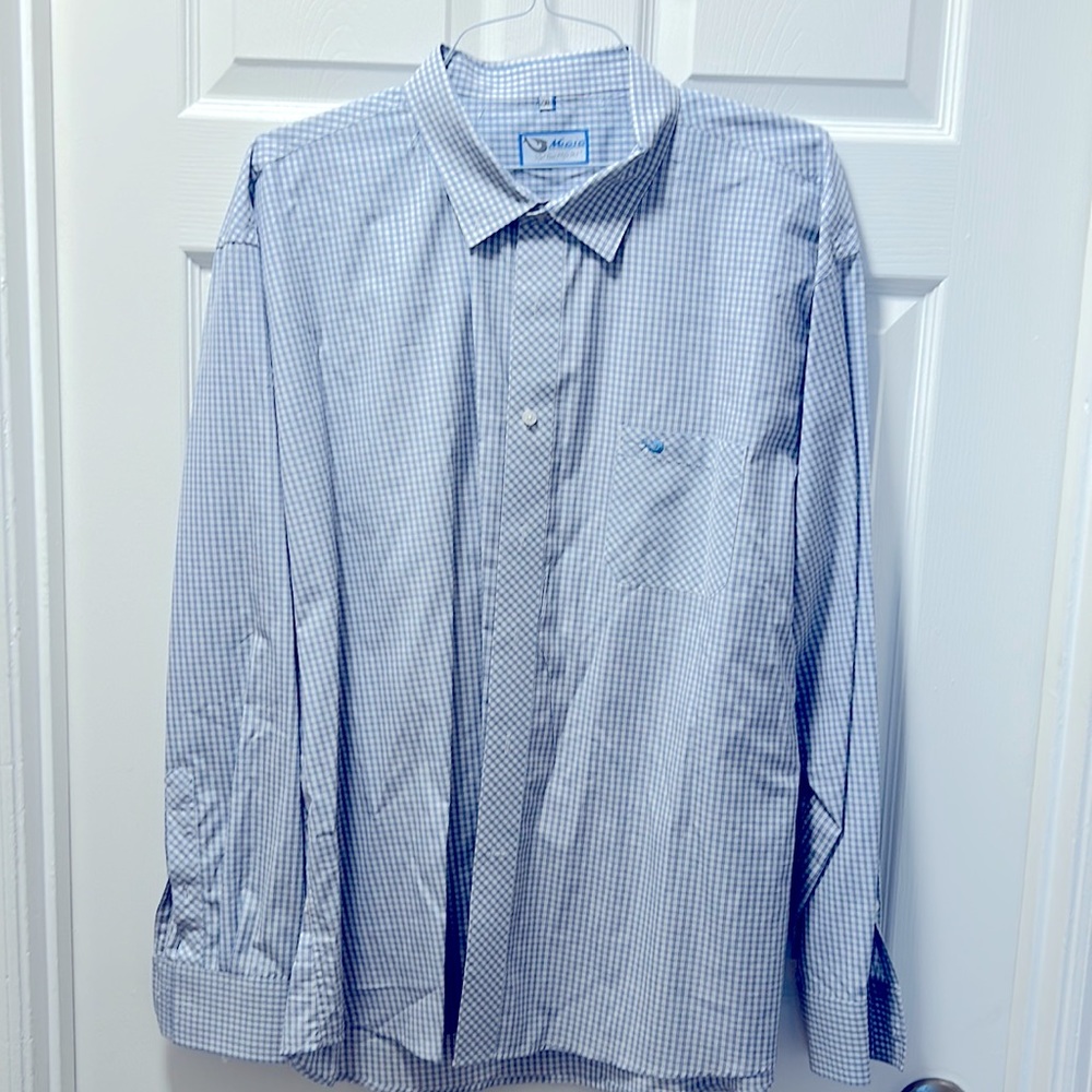 Men’s casual dress shirt